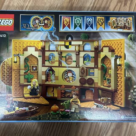 Hufflepuff house banner lego 76412