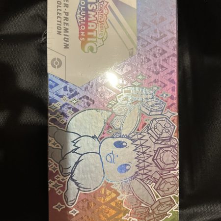 (In hand)Prismatic Evolutions Super Premium Collection