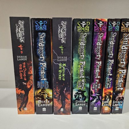 Skulduggery Pleasant set