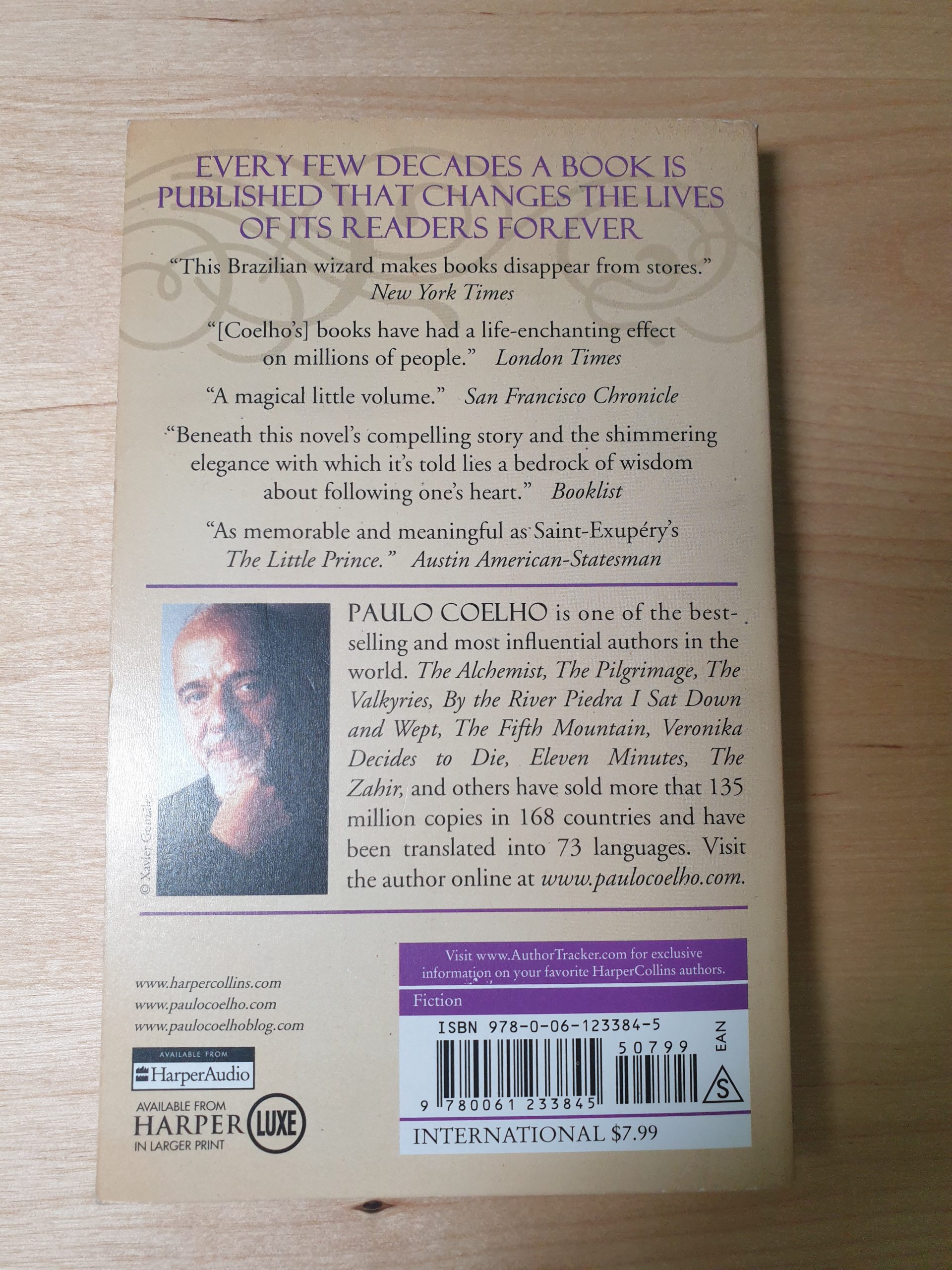 The Alchemist by Paulo Coelho (Paperback)