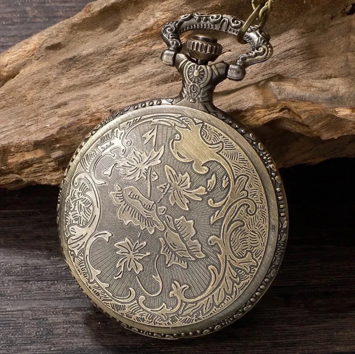 One Piece Pendant Watch Famous Anime Carved Pocket Watch Necklace