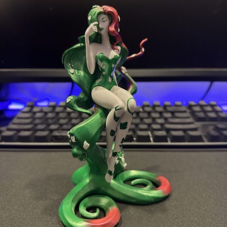 Poison Ivy DC Collectibles Figure (Holiday Variant)