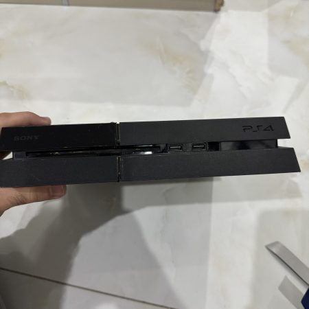 Playstation 4 500 GB used