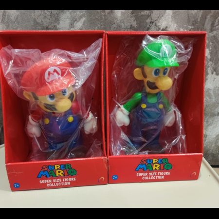 2 pieces Mario and Luigi