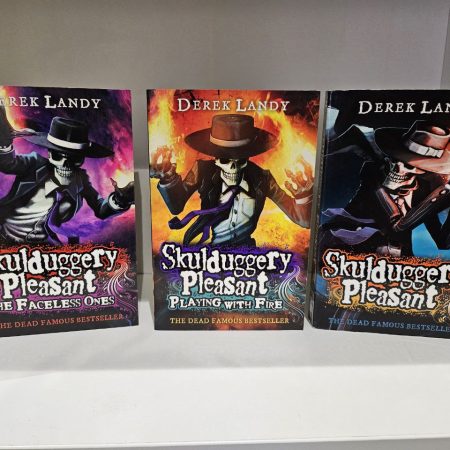 Skulduggery Pleasant set