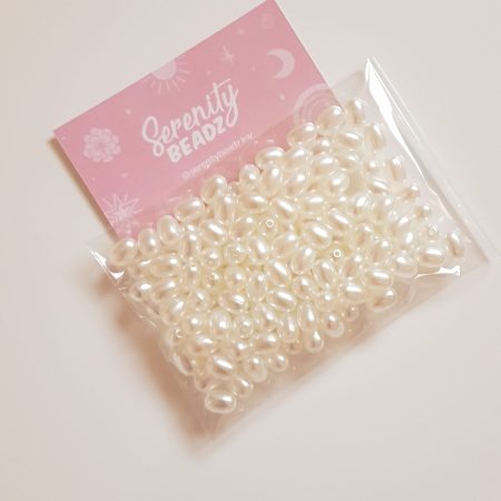 Plastic pearl beads