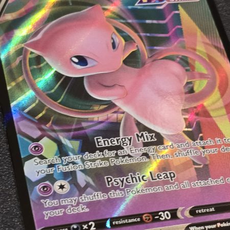 Mew V 113/264  Fusion Strike Holo 2021