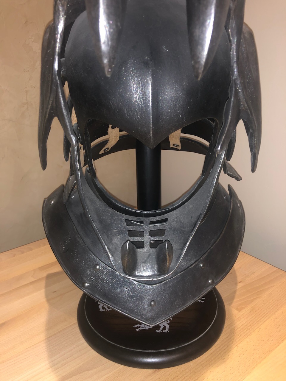 The Hound’s Helm - LIMITED EDITION 2336/2500 pieces -Game of Thrones