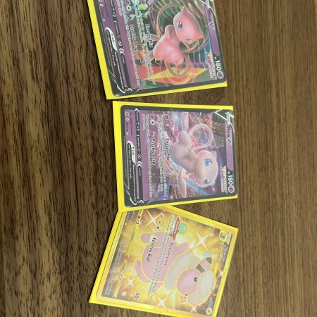 Two Mew V and a Flaaffy gold